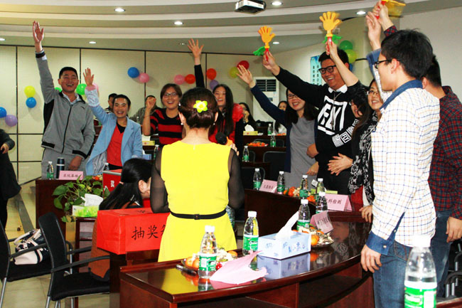 激揚(yáng)十年 筑夢(mèng)遠(yuǎn)航----熱烈祝賀東科集團(tuán)2015年年會(huì)圓滿成功 激揚(yáng)十年 筑夢(mèng)遠(yuǎn)航----熱烈祝賀東科集團(tuán)2015年年會(huì)圓滿成功