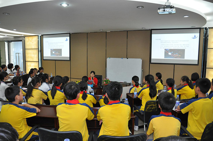 深藍光電科技有限公司在常平科技園舉辦VR課程 深藍光電科技有限公司在常平科技園舉辦VR課程