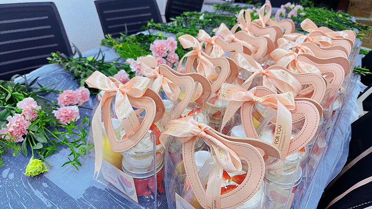 三八婦女節丨祝福所有女人：愿你笑靨如花，一生不減芳華！